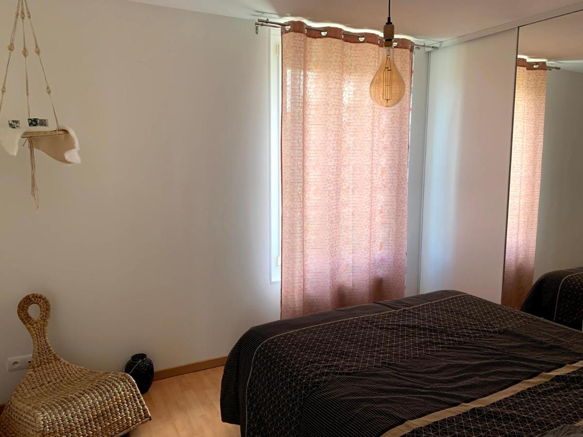 Appartement Cosy A Quelques Minutes Du Centre Châlons-en-Champagne Екстериор снимка